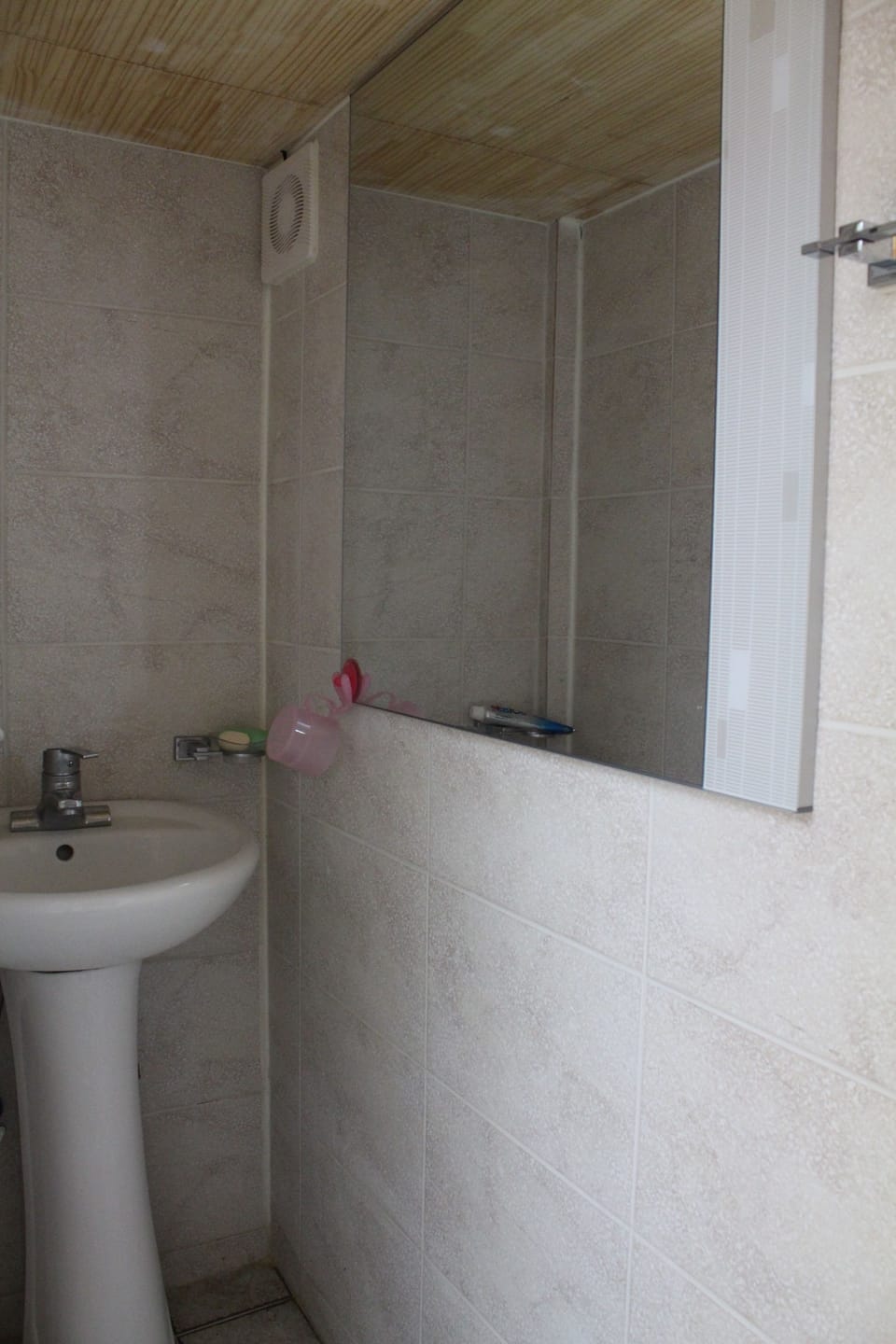 Big Room (Ondol) | Bathroom | Shower, free toiletries, slippers, heated floors