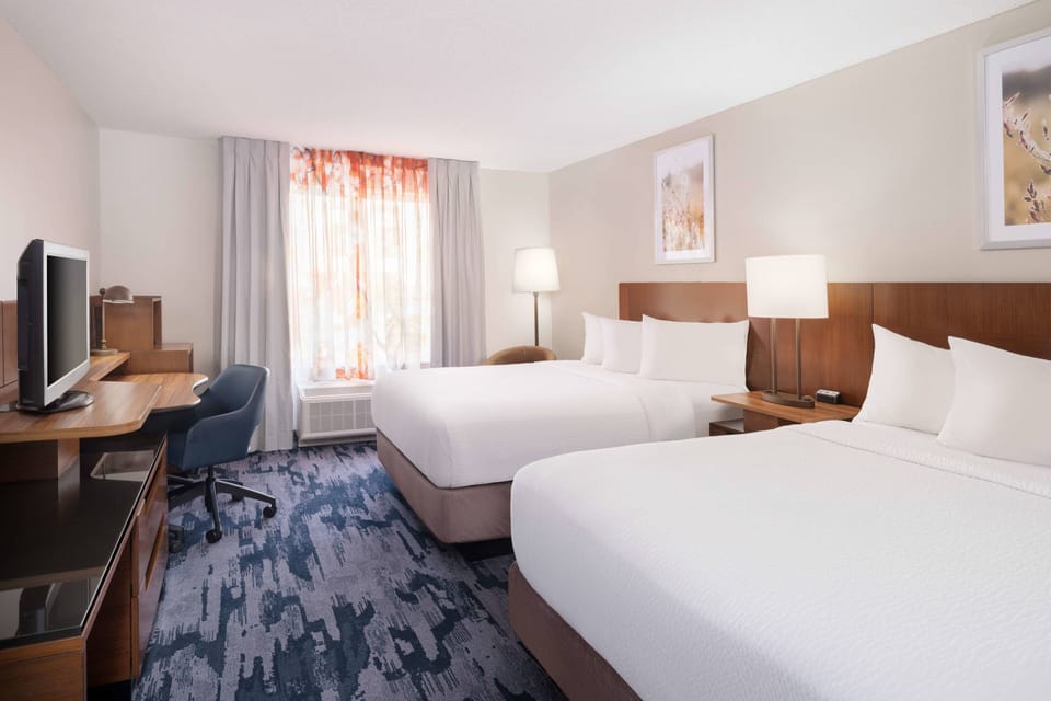 Premium bedding, in-room safe, desk, blackout drapes