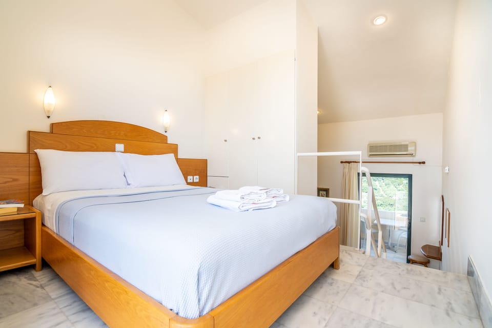 Standard Room, 1 Bedroom, Private Bathroom, Sea View | Egyptian cotton sheets, premium bedding, down comforters, pillowtop beds