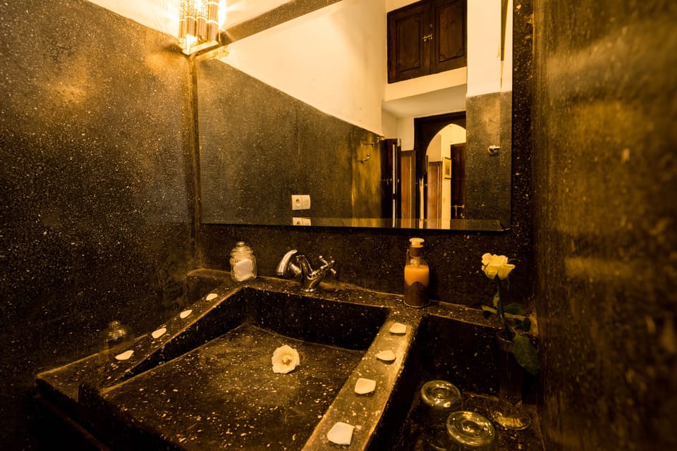 Deluxe Double Room, Private Bathroom | Bathroom | Designer toiletries, hair dryer, slippers, towels
