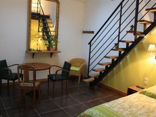Suite, Private Bathroom