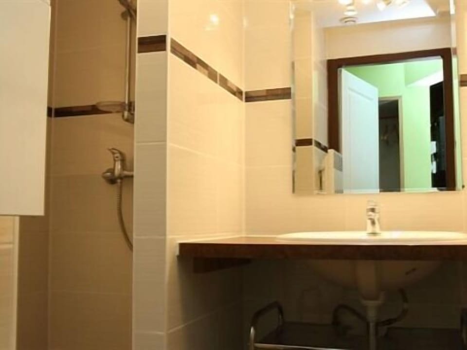 Quadruple Room, Private Bathroom (En Duplex ) | Bathroom