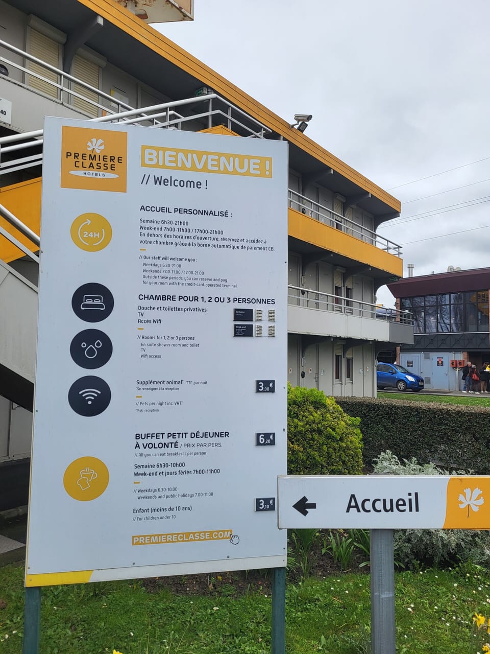 Daily buffet breakfast (EUR 6.20 per person)