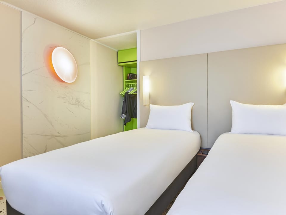 Room, 2 Twin Beds (Pop) | Desk, soundproofing, iron/ironing board, free WiFi
