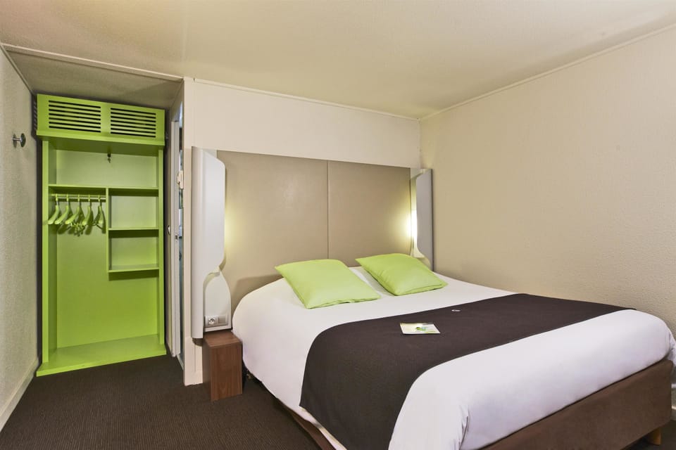 Standard Room, 1 Double Bed | Premium bedding, desk, free WiFi, bed sheets