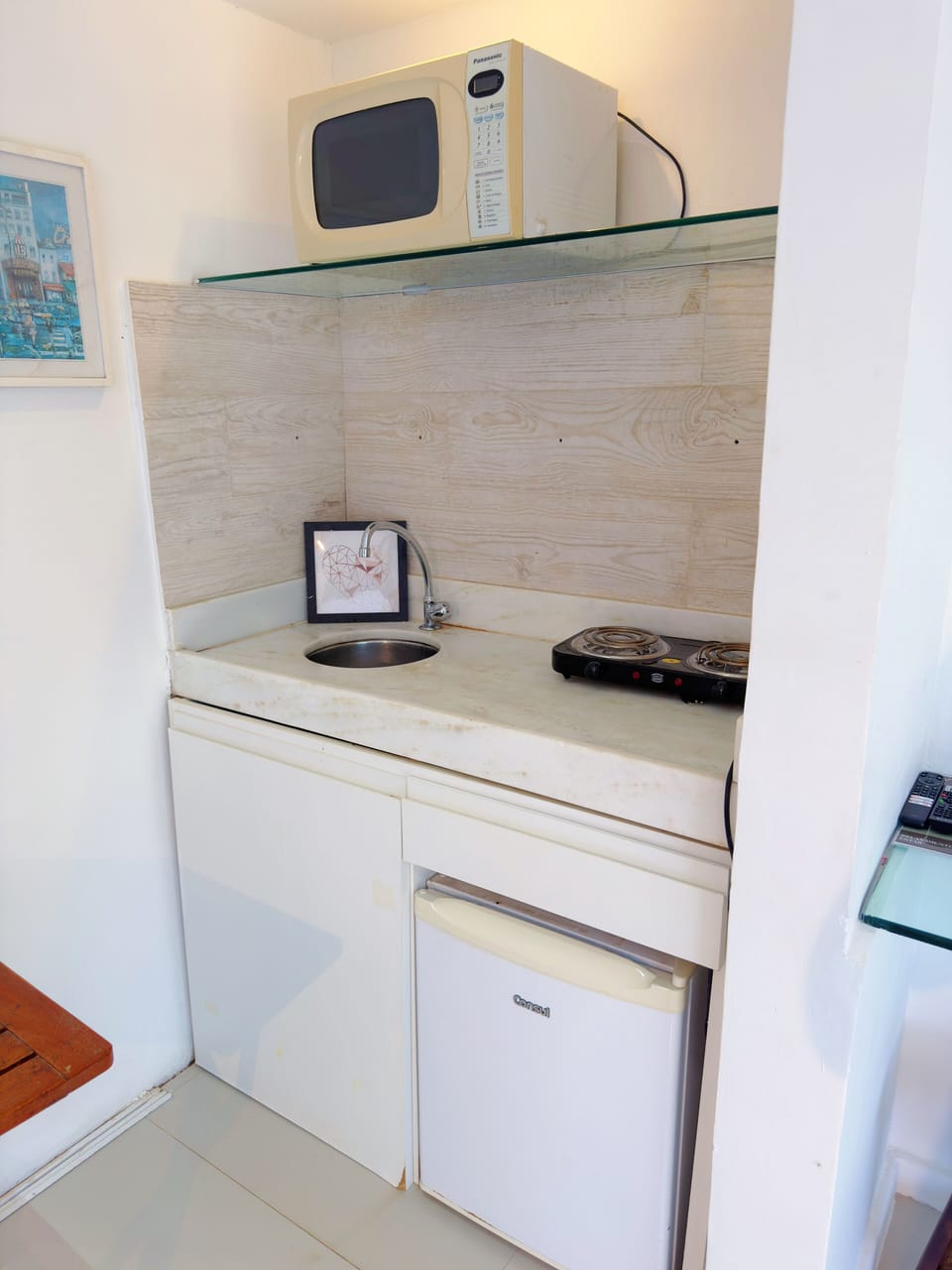 Premium Apartment, Ensuite, Poolside | Private kitchen