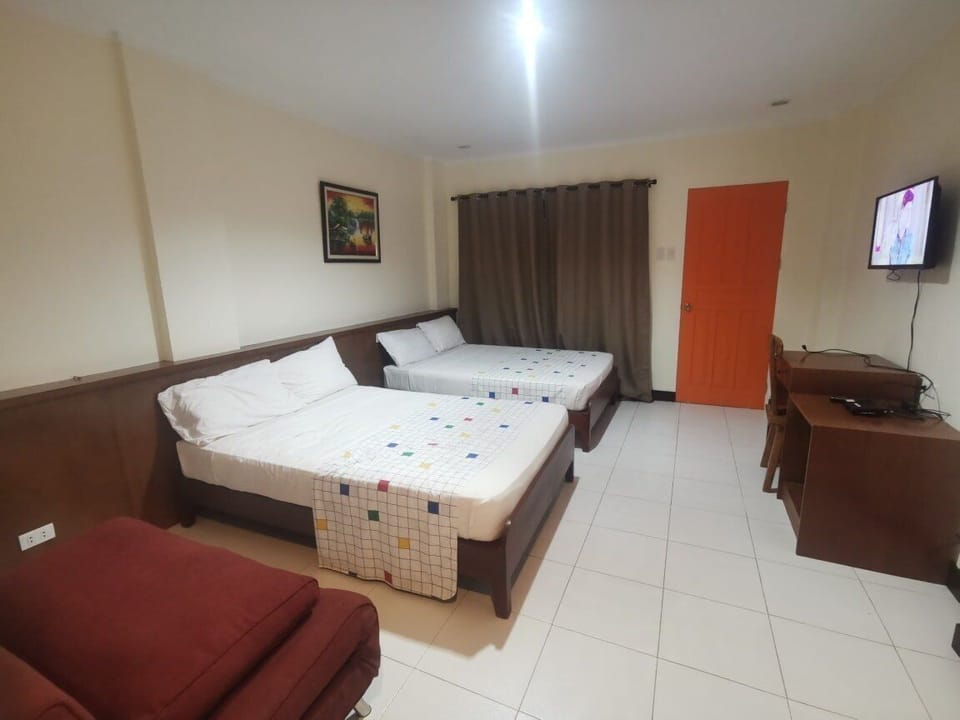 Family Room | Premium bedding, desk, free WiFi, bed sheets