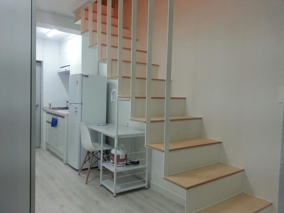 Duplex | Private kitchenette | Full-size fridge, microwave, stovetop, rice cooker