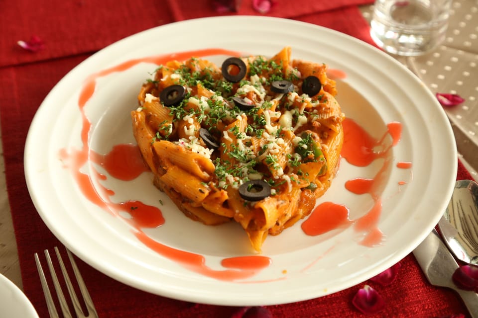 Lunch and dinner served