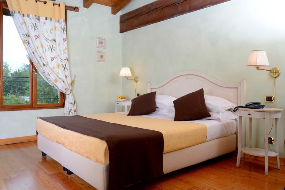 Double or Twin Room | In-room safe, desk, soundproofing, free WiFi