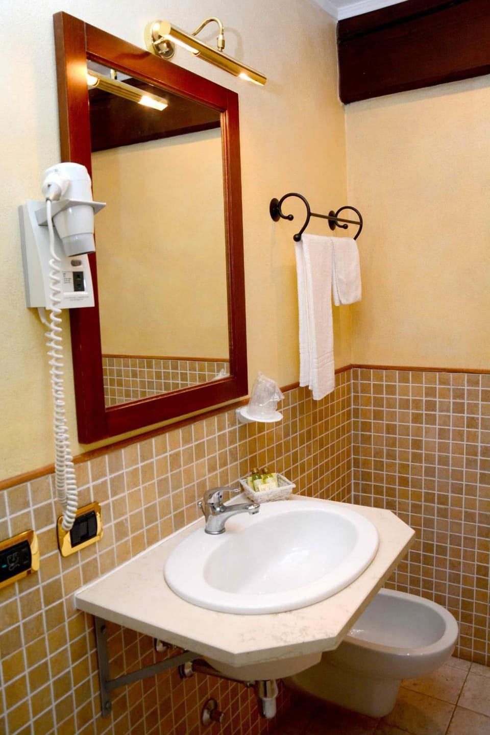 Shower, towels