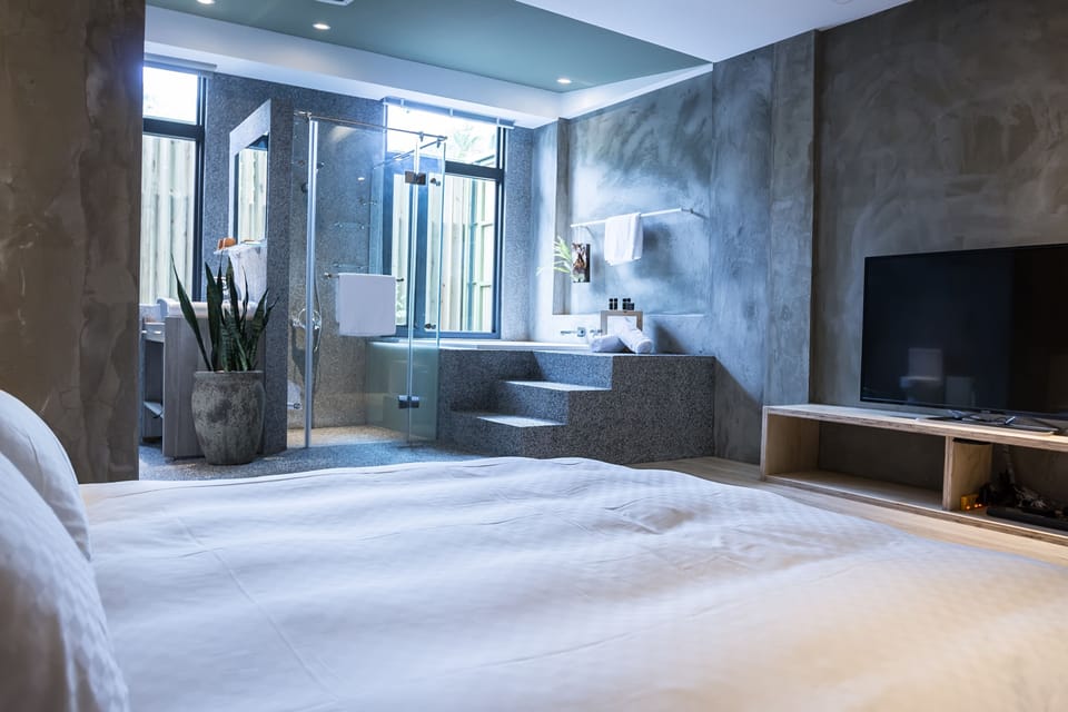 Comfort Double Room, Bathtub, Ground Floor | Egyptian cotton sheets, premium bedding, down comforters