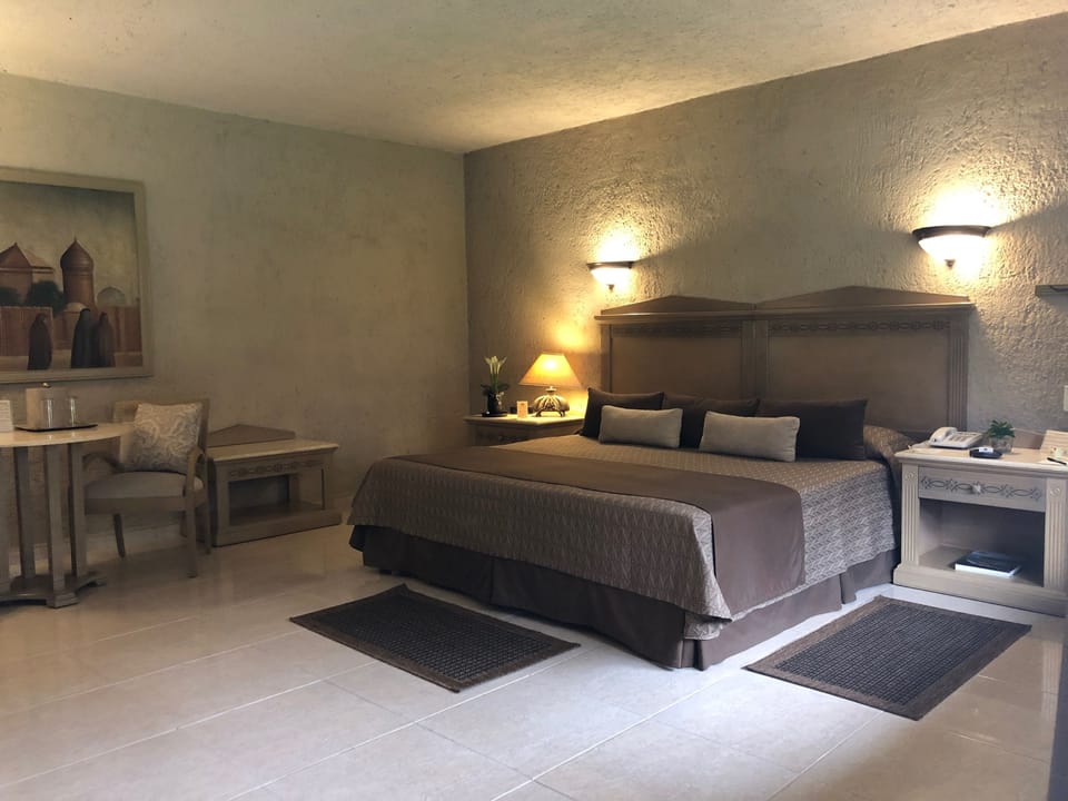 Superior Room, Hot Tub | Egyptian cotton sheets, premium bedding, down comforters
