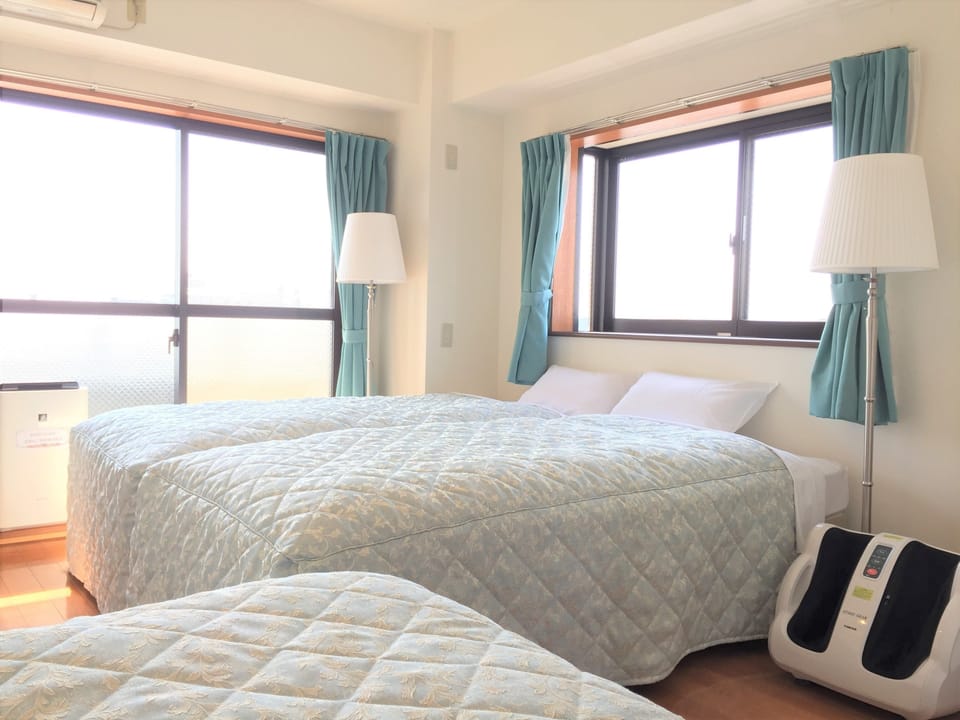 Superior Triple Room, 3 Twin Beds | In-room safe, desk, free WiFi, bed sheets