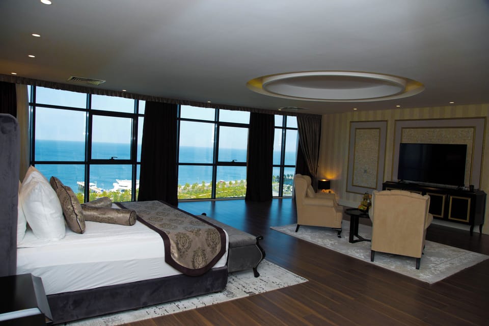 Presidential Room | Minibar, in-room safe, blackout drapes, soundproofing