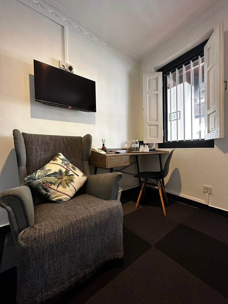 Superior Room | Minibar, in-room safe, iron/ironing board (on request), WiFi (free)