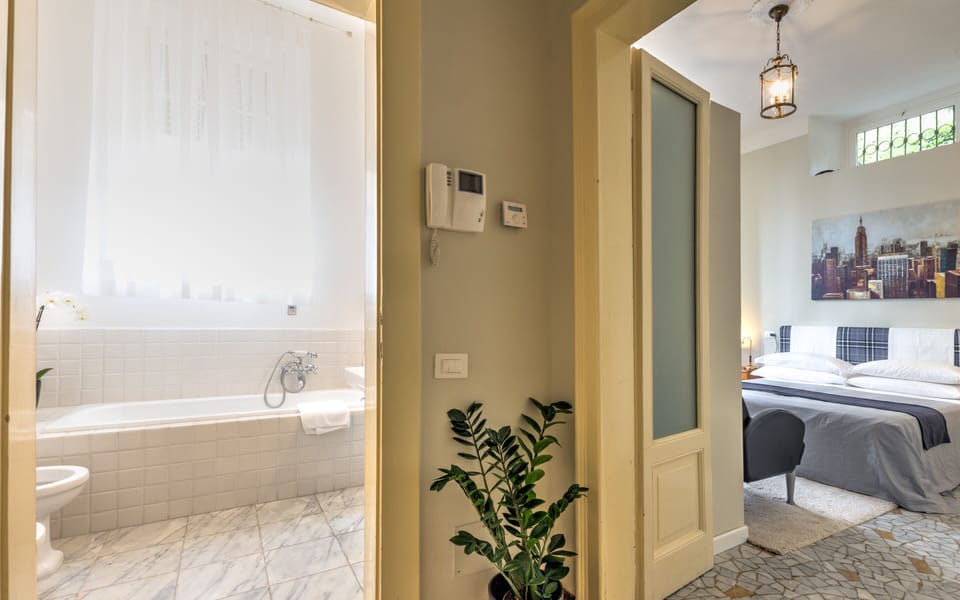Standard Double Room | Minibar, in-room safe, desk, free WiFi
