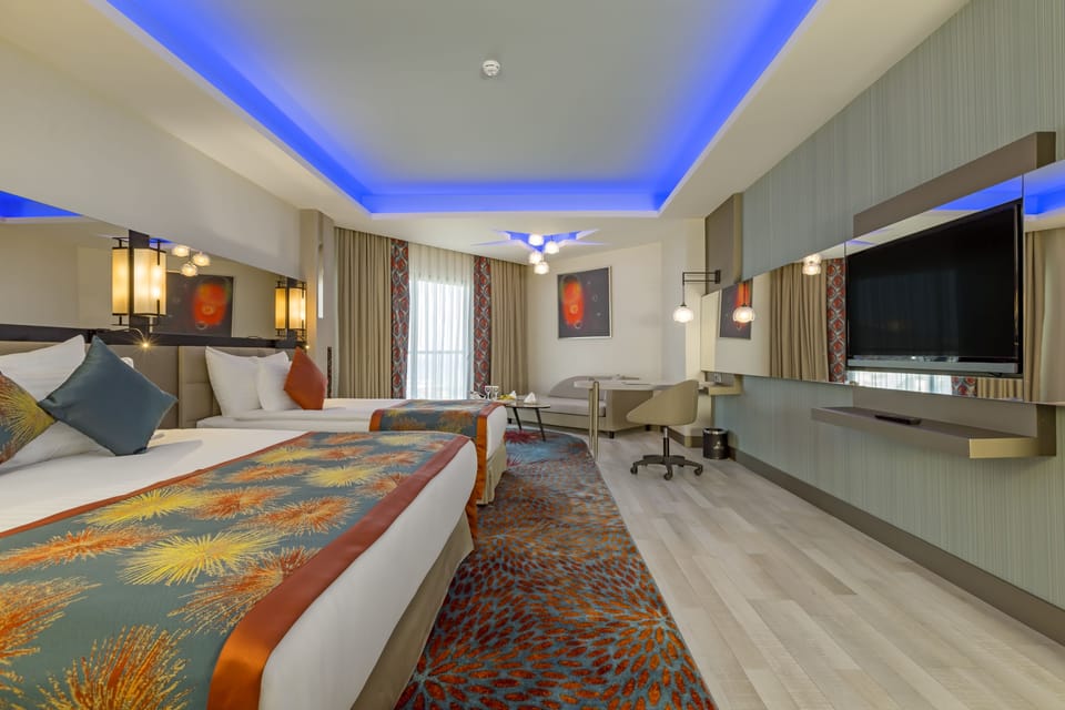 Free minibar, in-room safe, desk, free WiFi