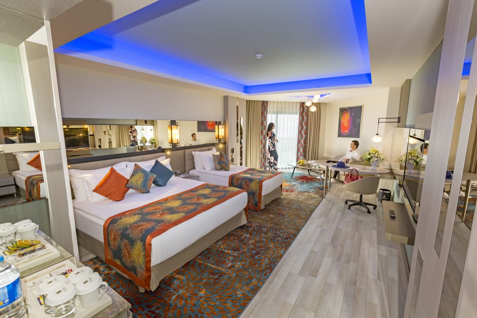 Free minibar, in-room safe, desk, free WiFi