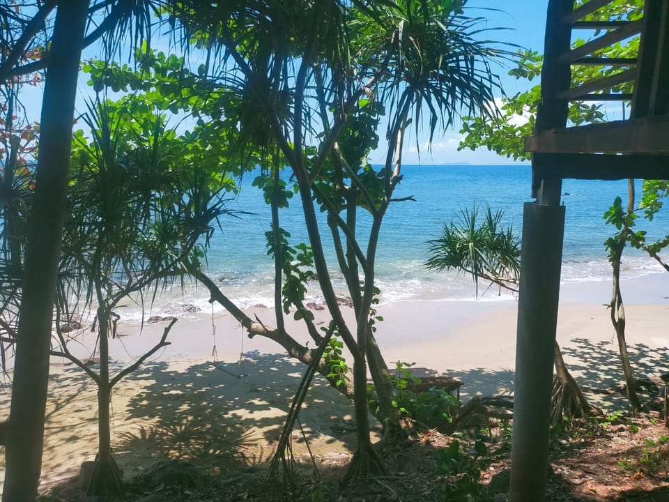 Private beach, sun loungers, beach umbrellas, beach towels
