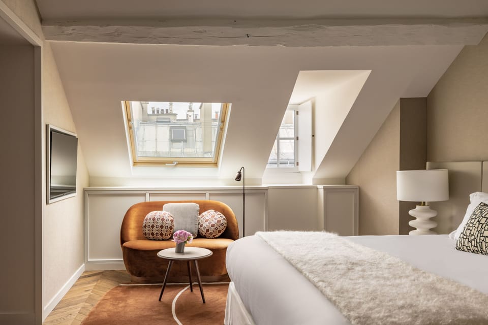 Signature Suite (James Joyce) | Premium bedding, free minibar, in-room safe, individually decorated