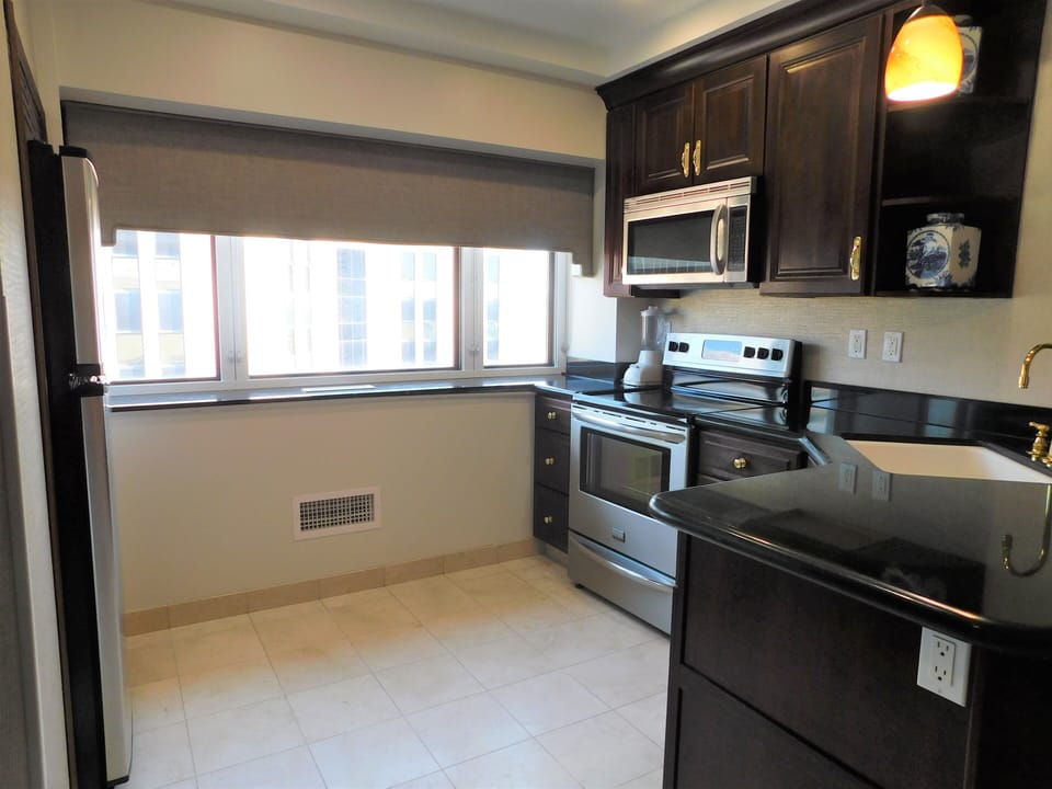 Suite, 2 Bedrooms, Kitchen | Premium bedding, down comforters, individually decorated