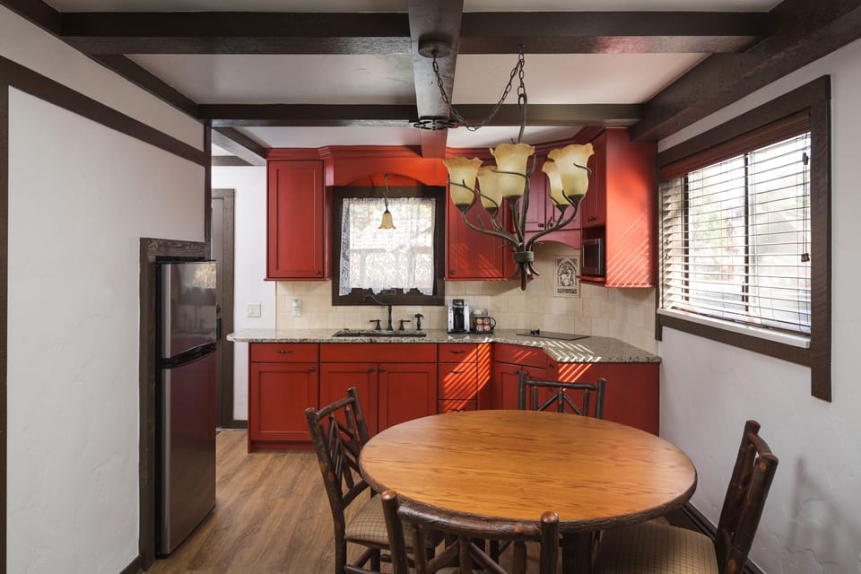Cabin, 2 Bedrooms, Kitchen, River View | Premium bedding, desk, free WiFi, bed sheets