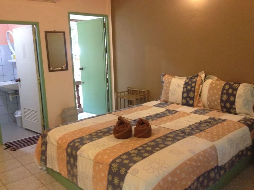 Standard Double Room | In-room safe, desk, soundproofing, free WiFi