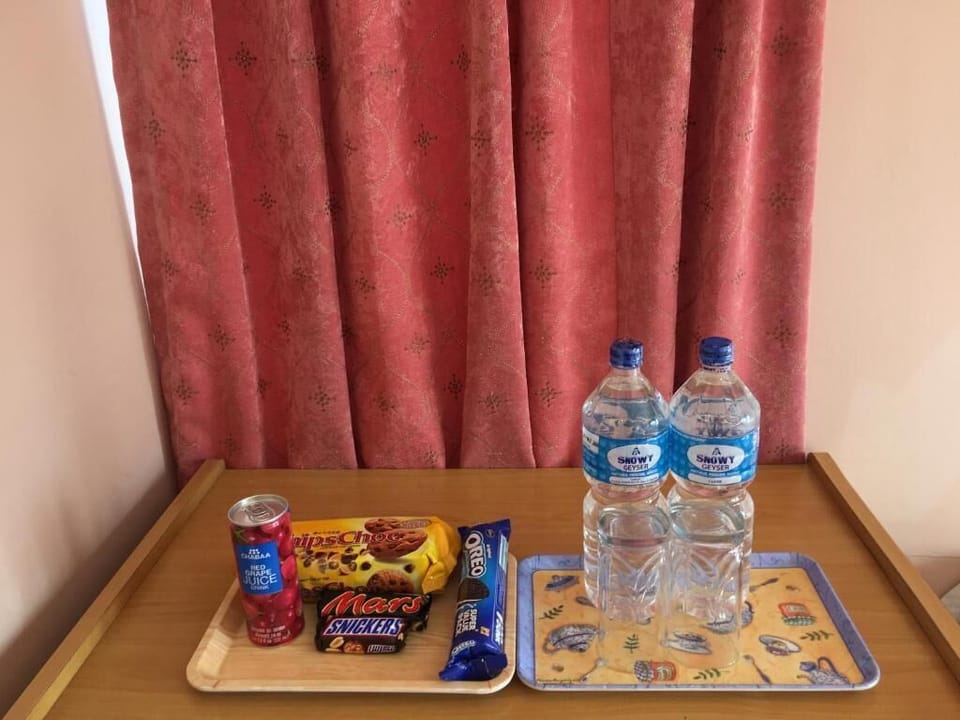WiFi (free), bed sheets
