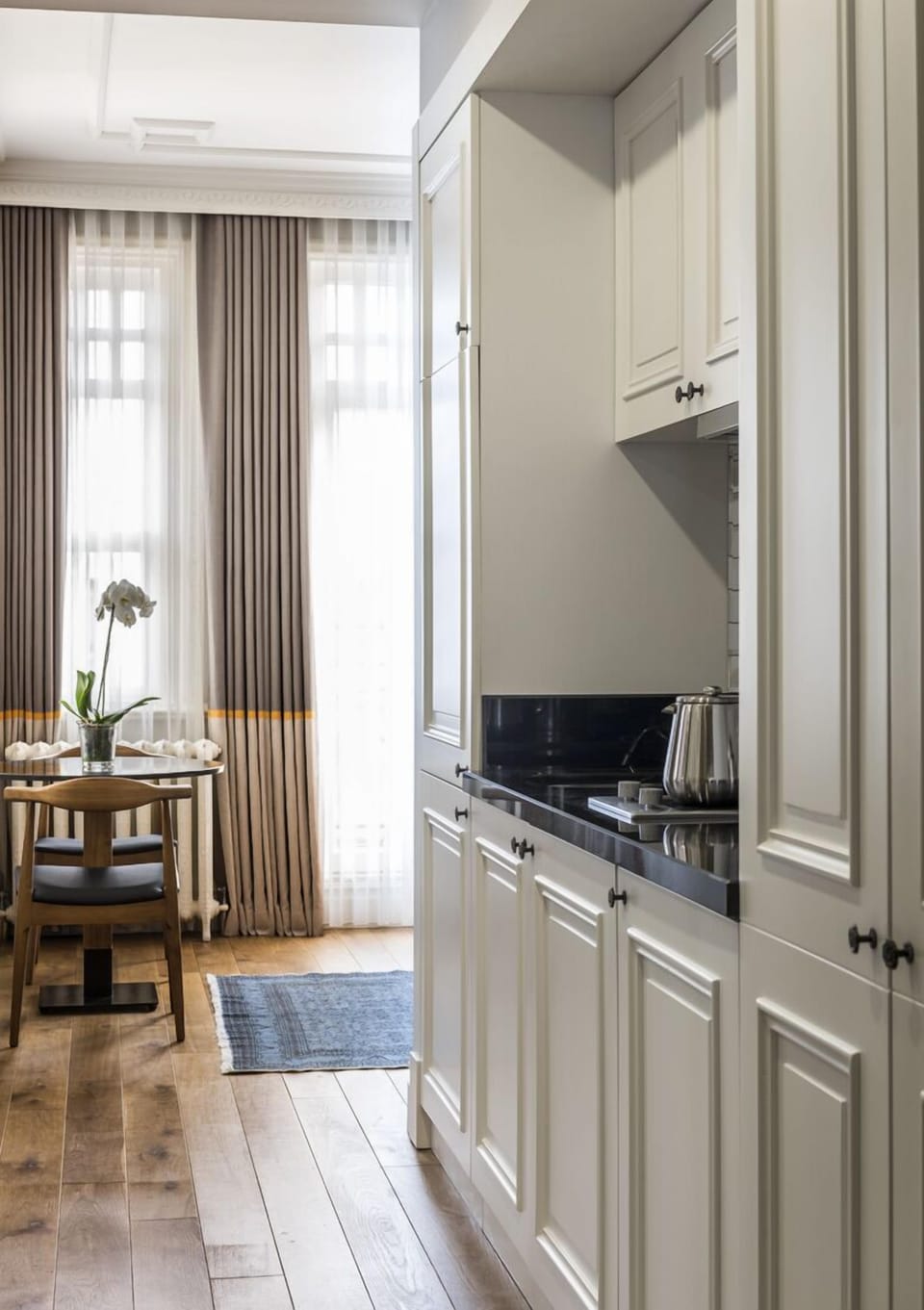 Junior Suite | Private kitchen | Mini-fridge, espresso maker, electric kettle, cookware/dishes/utensils