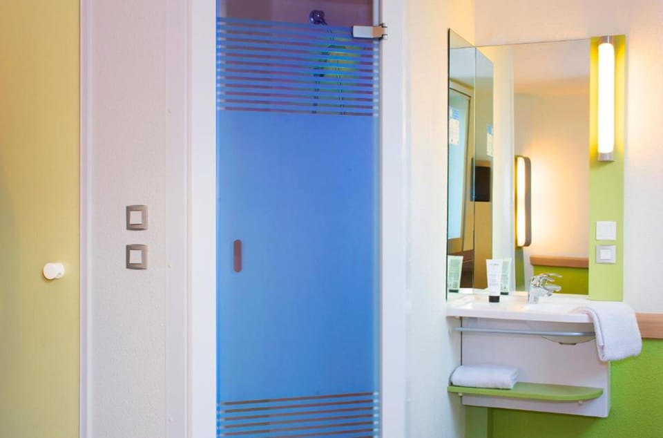 Eco-friendly toiletries, towels