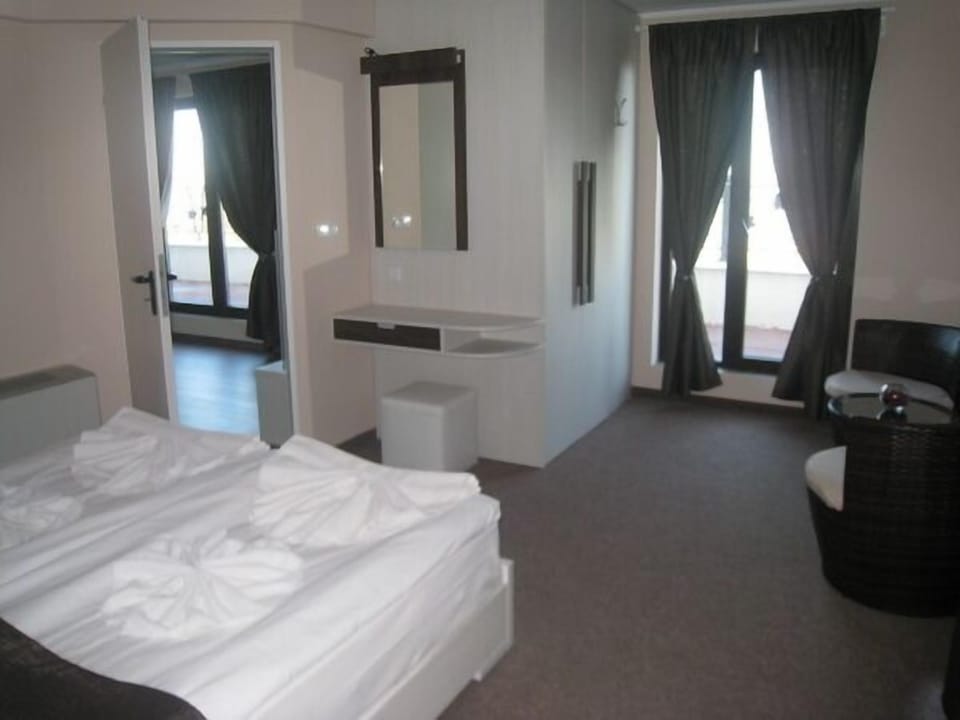 Basic Apartment, Sea View | Desk, soundproofing, rollaway beds, free WiFi