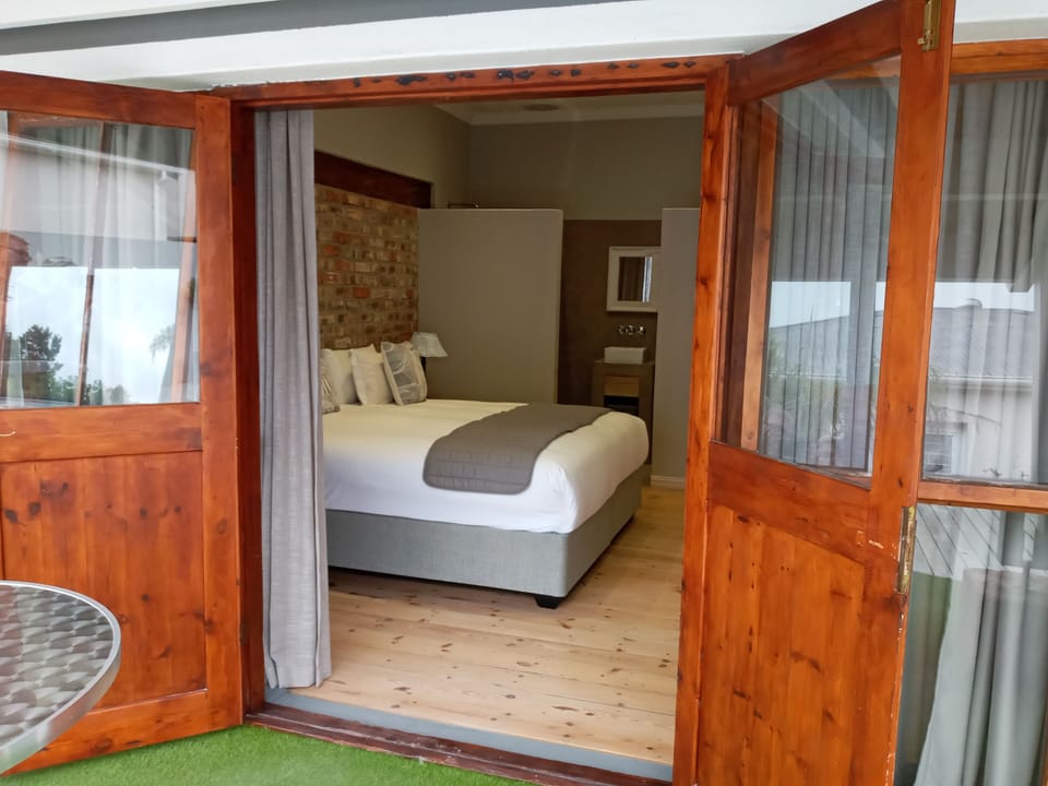 Honeymoon Double Room | Premium bedding, rollaway beds, free WiFi