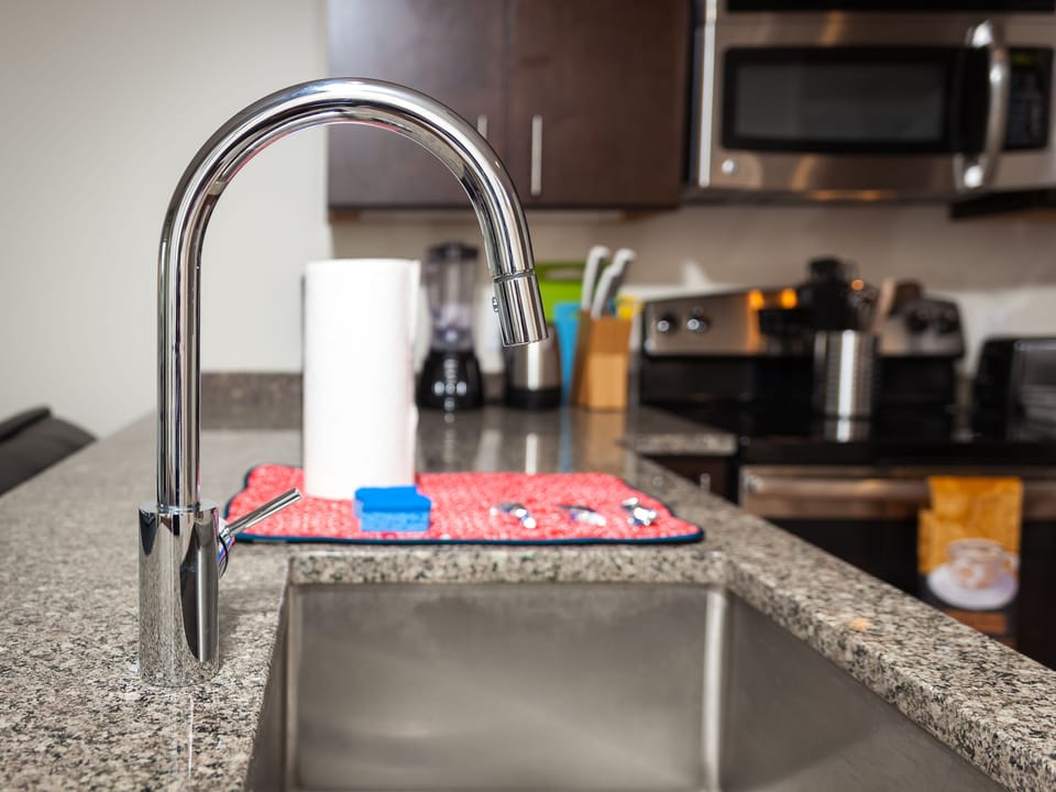 Deluxe Apartment, 2 Bedrooms, City View | Private kitchen | Fridge, microwave, oven, stovetop