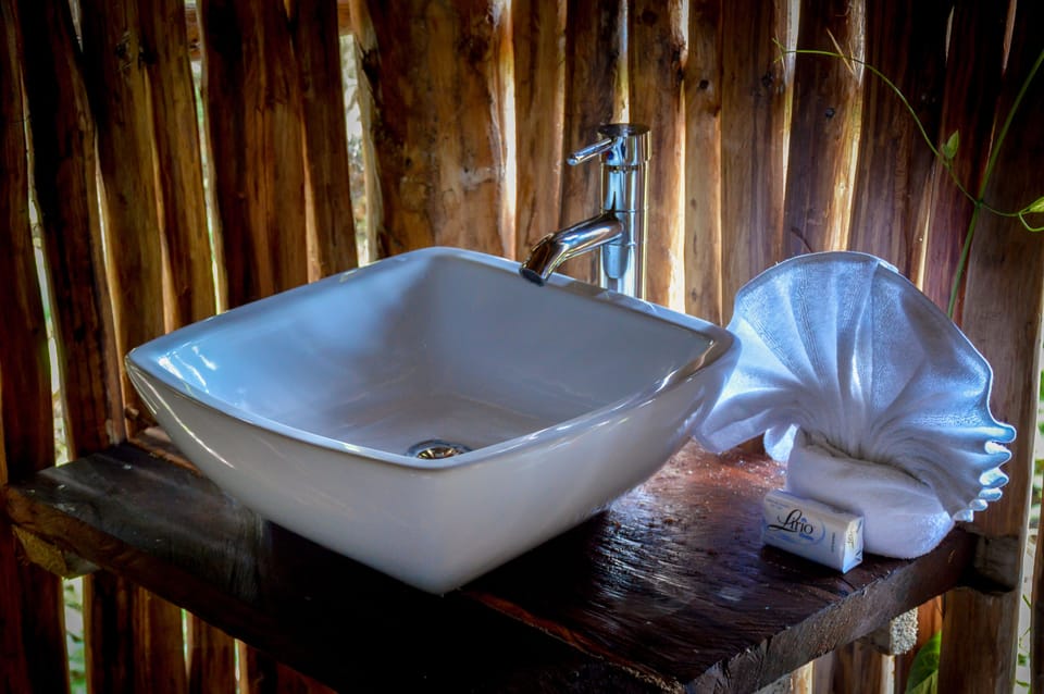 Bathroom sink
