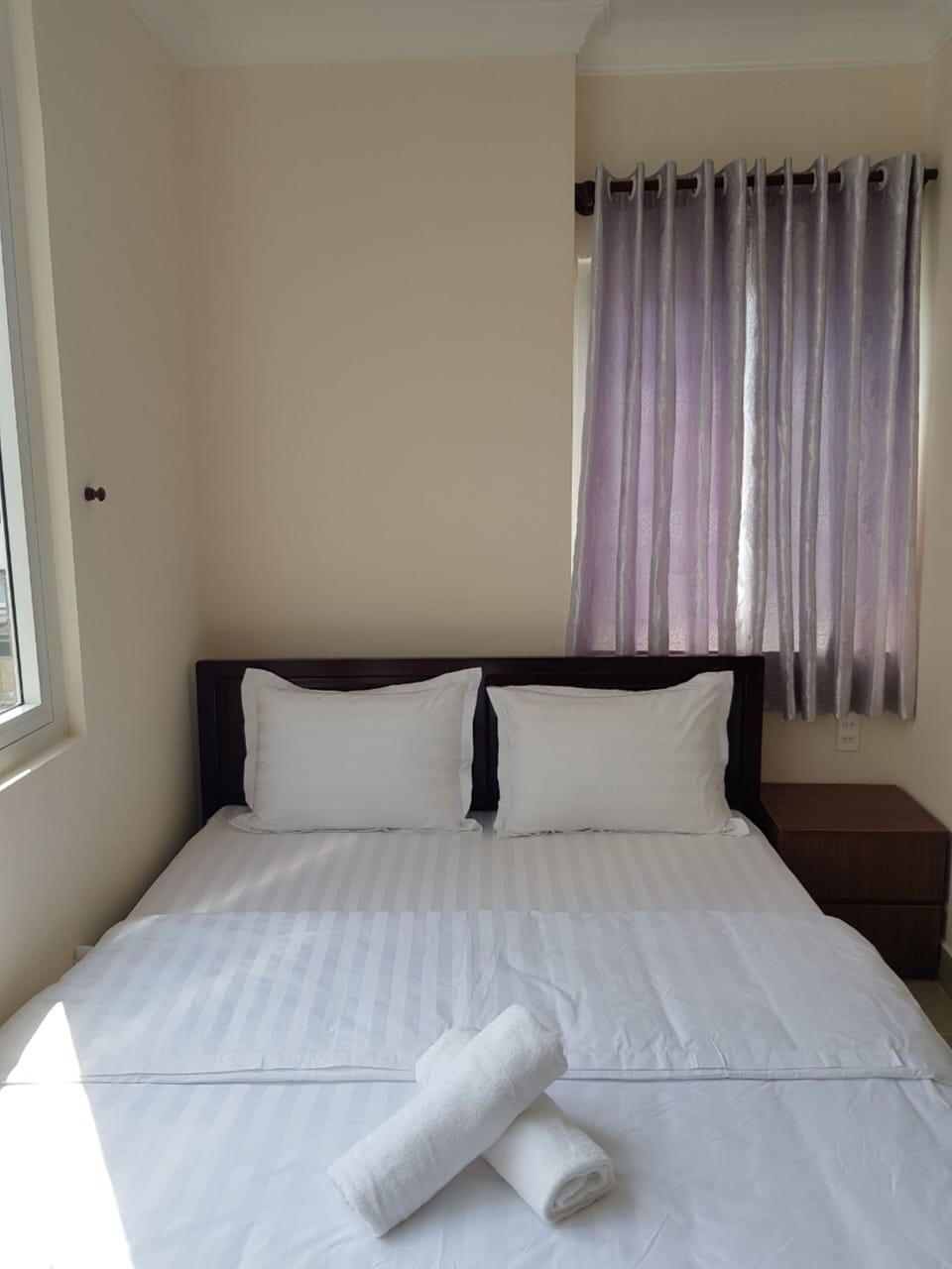 Double Room | Minibar, desk, free WiFi, bed sheets