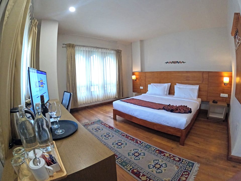 Deluxe Double Room | Desk, iron/ironing board (on request), WiFi (free), bed sheets