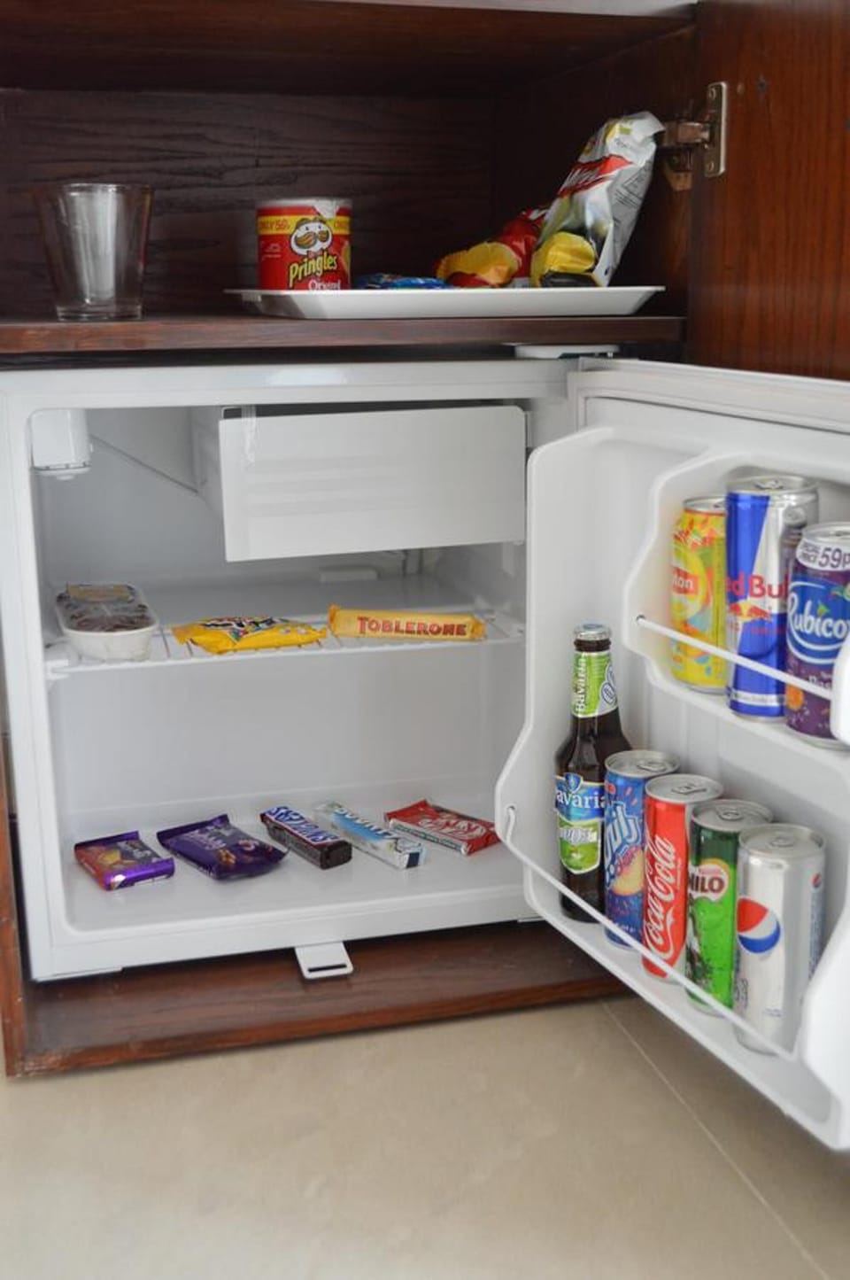 Deluxe Double Room, 1 King Bed | Private kitchen | Fridge, stovetop