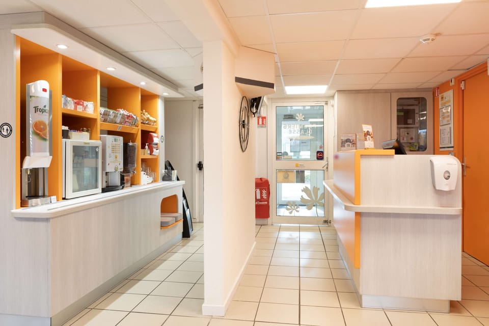 Daily buffet breakfast (EUR 7 per person)