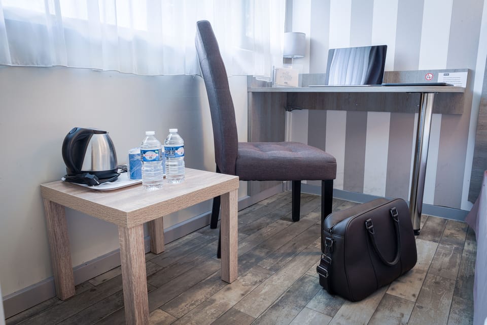 Standard Room, 2 Twin Beds | Premium bedding, desk, free WiFi, bed sheets