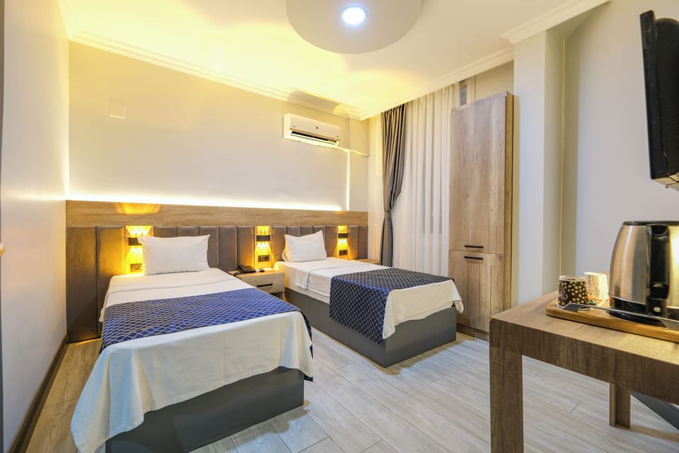 Standard Twin Room | In-room safe, soundproofing, free WiFi, bed sheets