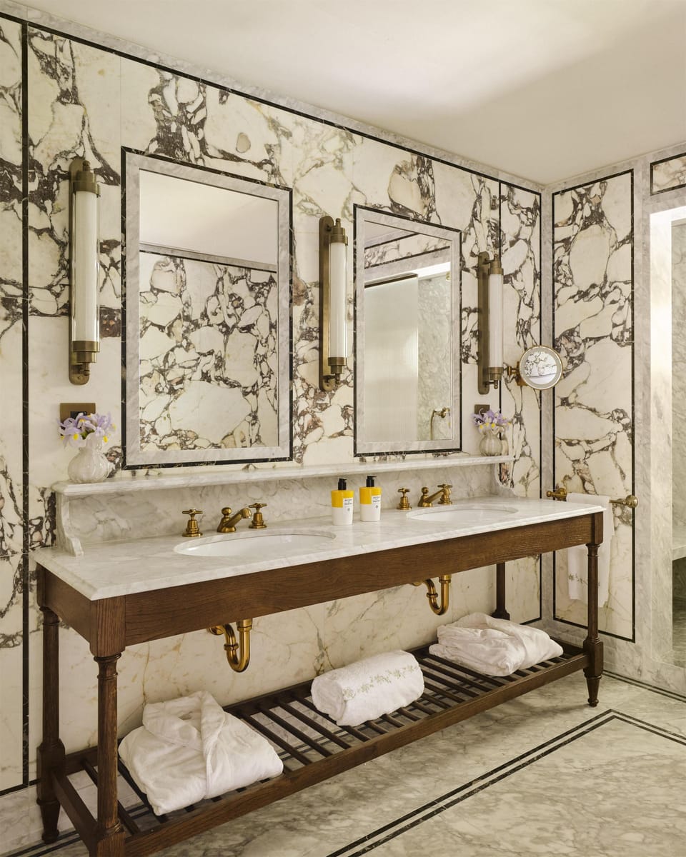 Suite (Limonaia) | Bathroom | Combined shower/tub, rainfall showerhead, hair dryer, bathrobes