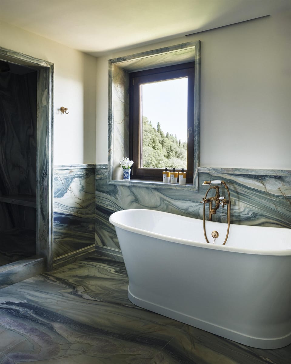 Suite (Grand Tour) | Bathroom | Combined shower/tub, rainfall showerhead, hair dryer, bathrobes
