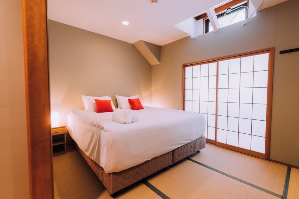 Twin Room for 1 guest | Bed sheets
