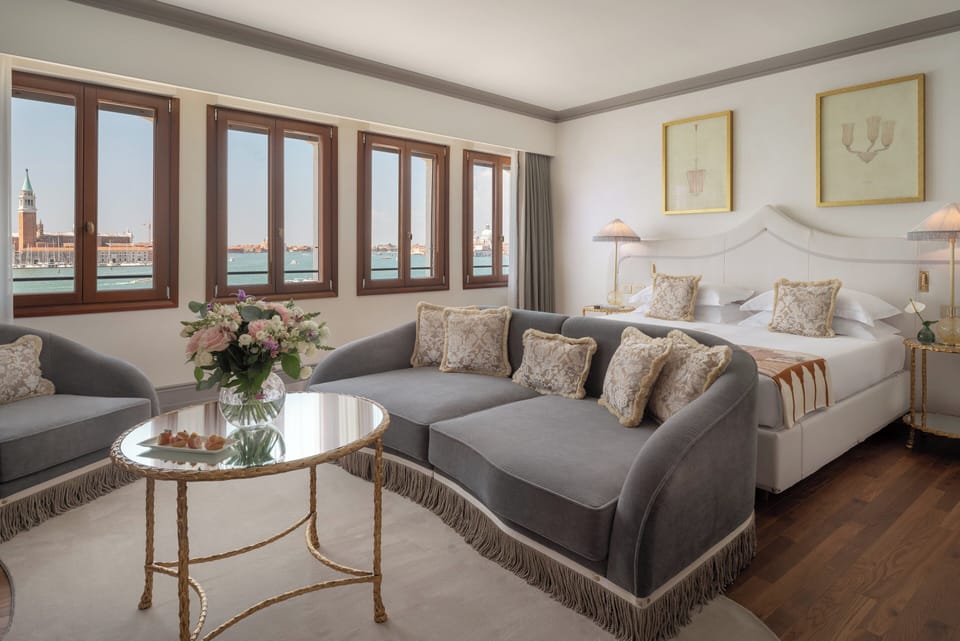 Junior Suite, Lagoon View | Minibar, in-room safe, desk, soundproofing