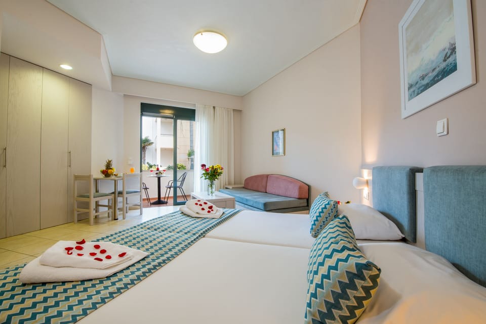 10 bedrooms, Egyptian cotton sheets, premium bedding, pillowtop beds