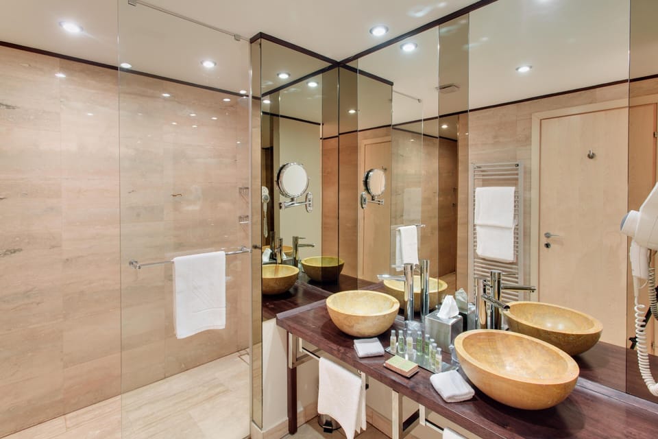 Bathroom shower