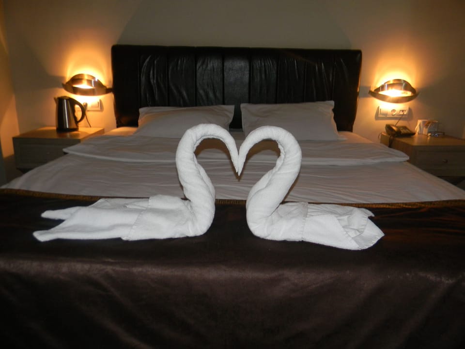 Suite | 1 bedroom, in-room safe, desk, soundproofing