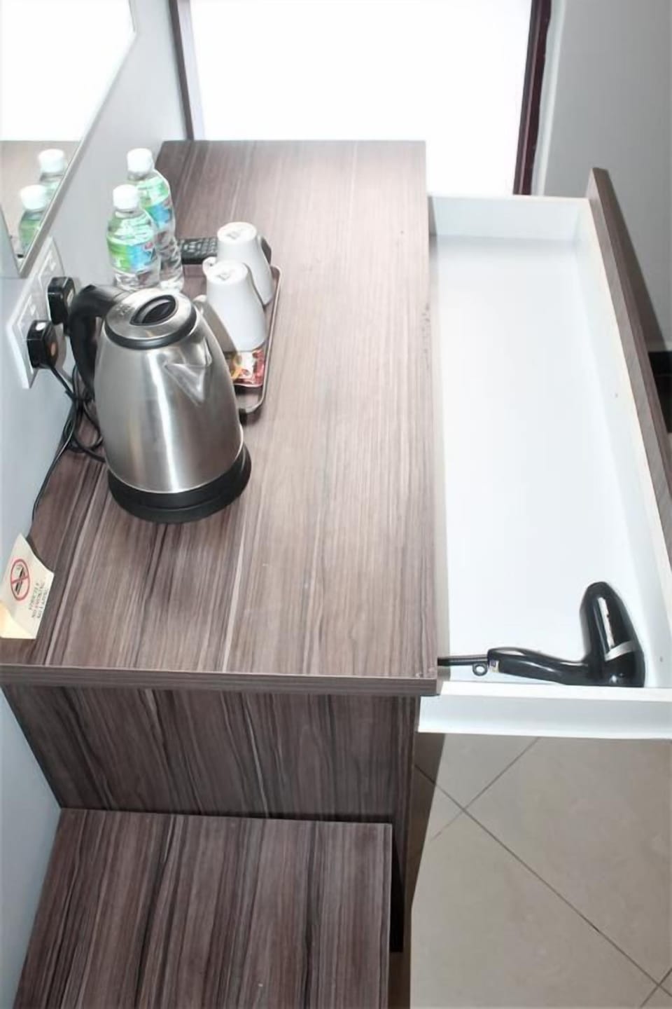 Suite | Premium bedding, desk, rollaway beds, free WiFi