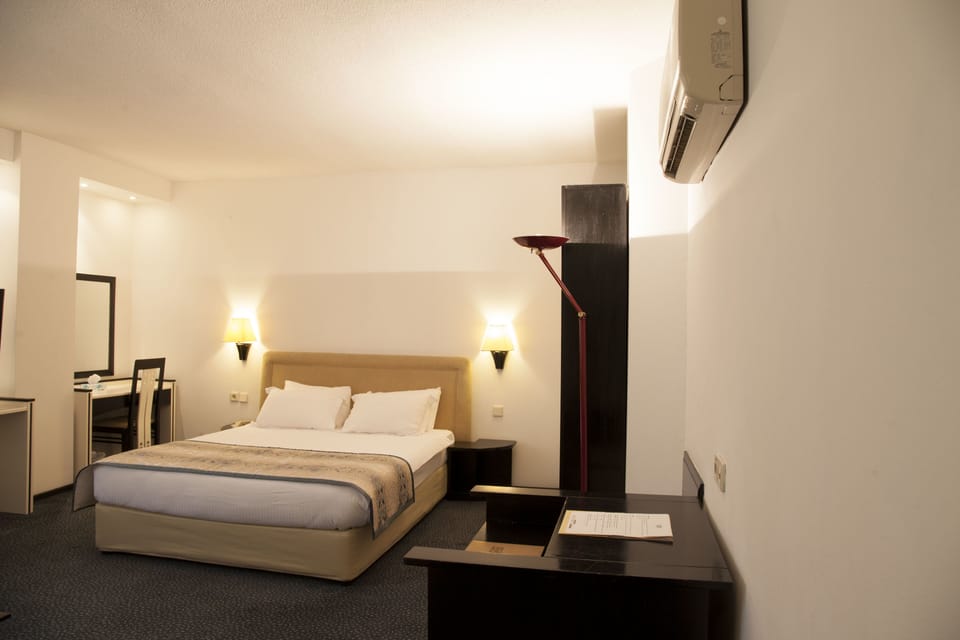 Standard Room | Minibar, desk, soundproofing, iron/ironing board (on request)